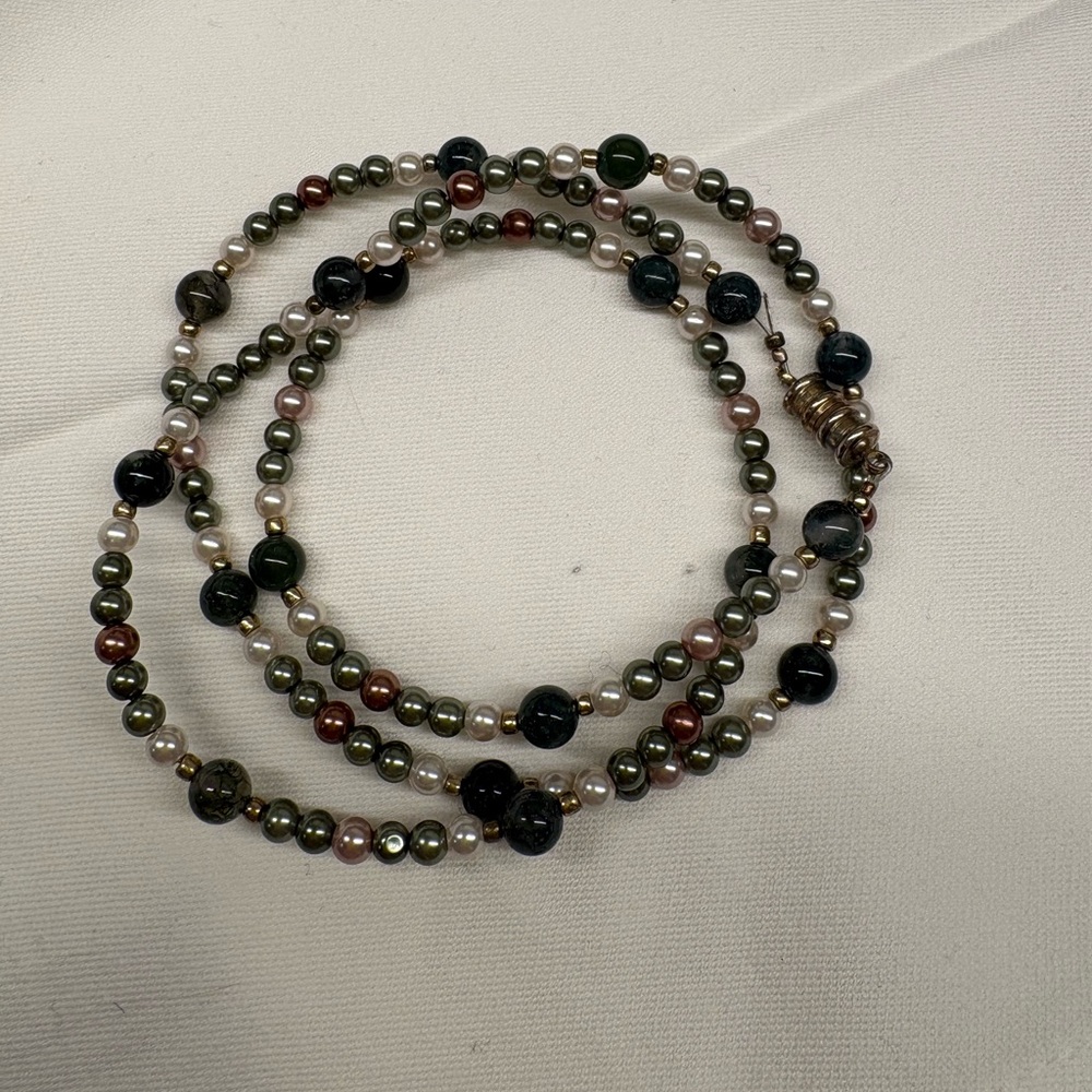 Green Multicolor Beaded Necklace Pearl Crystal Gold 11” Drop
